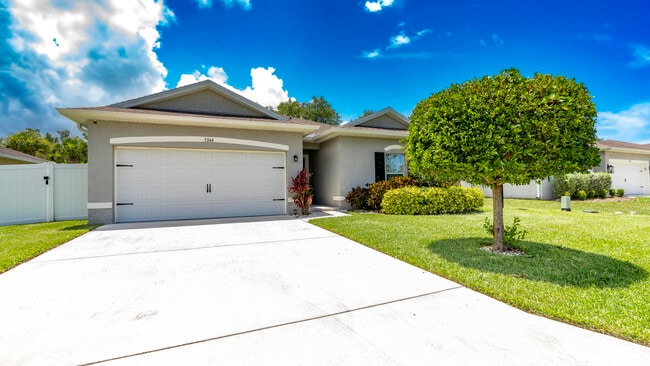 5344 Oakland Lake Cir