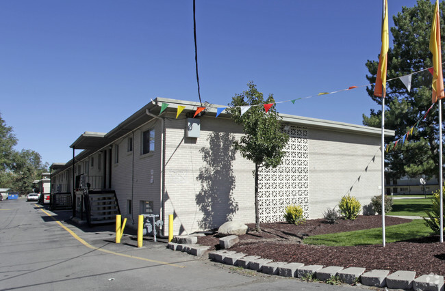 Photo - Jordanaire Apartments