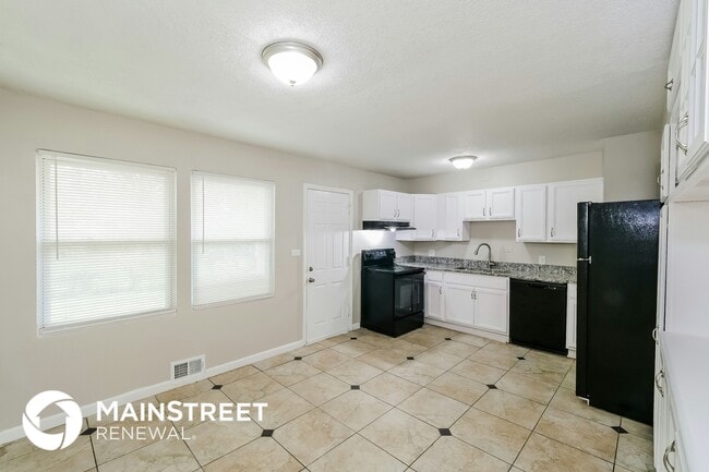 Photo - 7910 Longview Rd