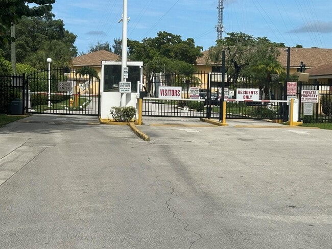 Photo - 410 NW 214th St Unit 105