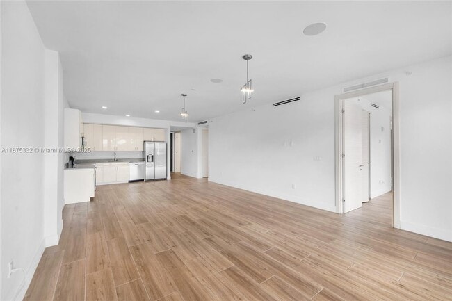 Photo - 3265 Bird Ave Unit 202