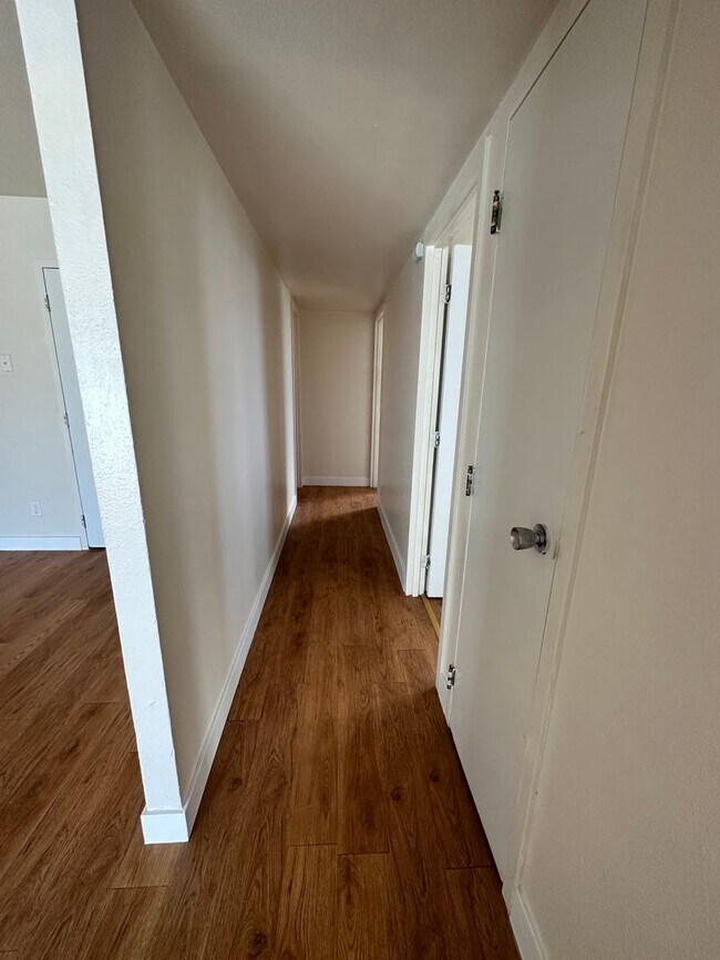 Photo - NShields636 (KC-LN) Unit 05