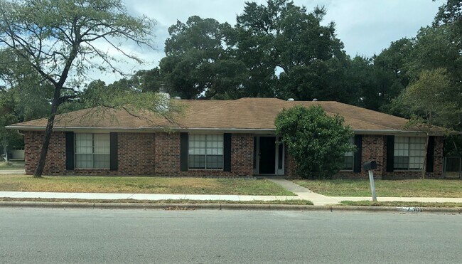 Photo - Spacious and Centrally Located