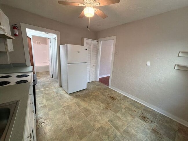 Building Photo - Charming 2-bedroom, 1-bathroom unit in Daytona