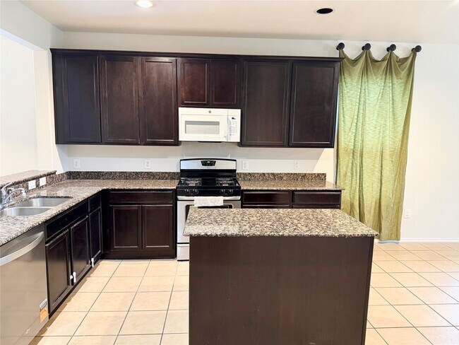 Photo - 1331 S Maple Dr