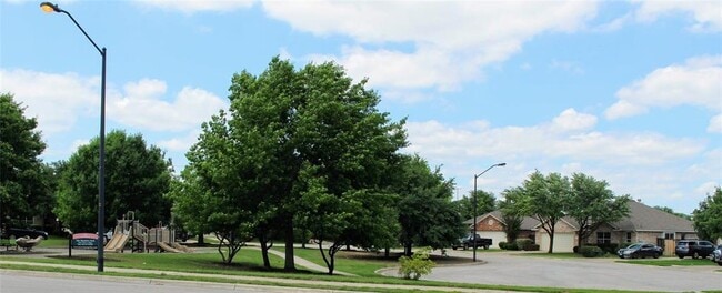 Photo - 4428 Bent Path