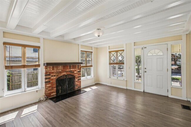 Photo - 321 E Orange St