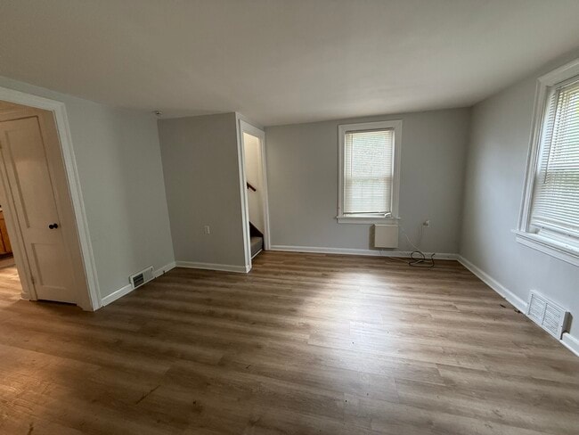 Photo - 231 N Spring Grove St Unit Apt 1