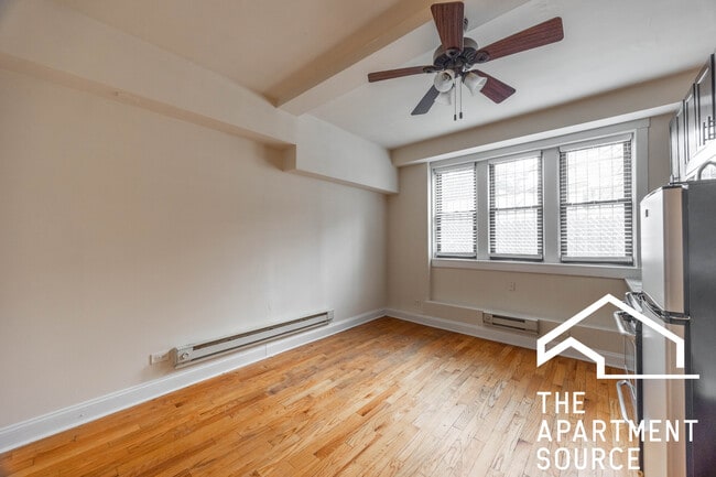 Photo - 4737 N Hermitage Ave Unit 105