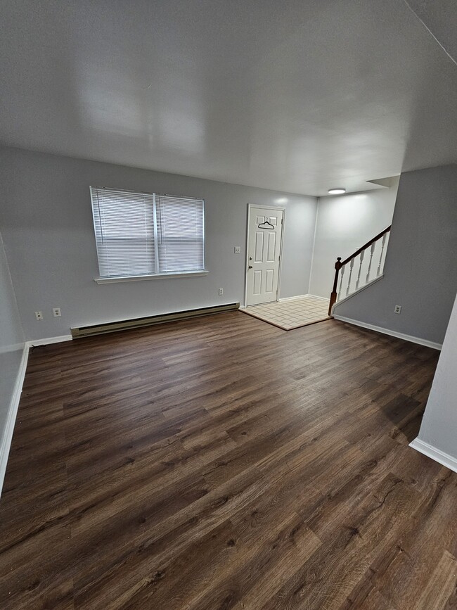 Photo - 450 Garland Cir