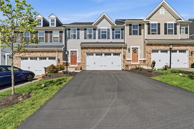 Photo - 5203 Spruce Rd