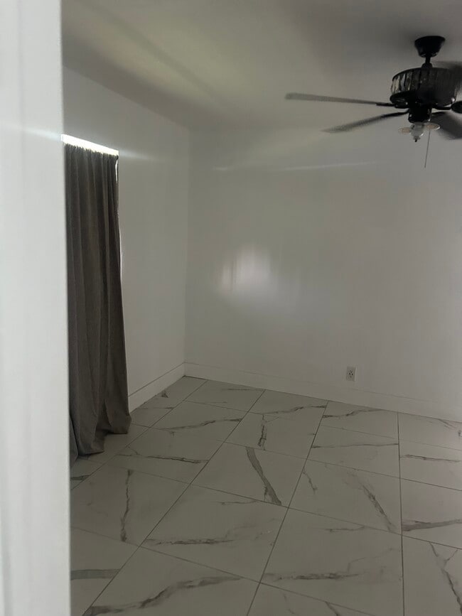 Photo - 154 NW 14th Way Unit #B
