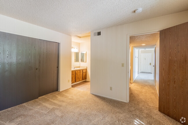 2BR, 1.5BA