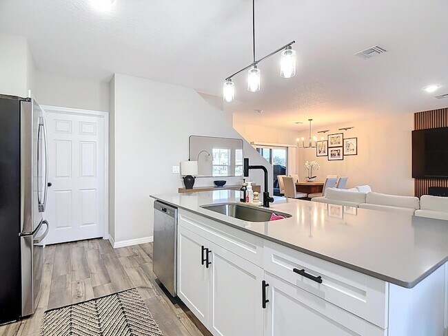 Photo - 1504 Hummingbird Rd