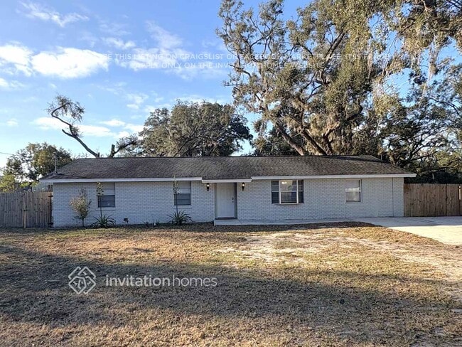 Building Photo - 11811 Roselawn Ave