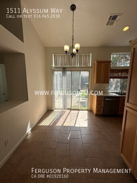 Photo - 1511 Alyssum Way