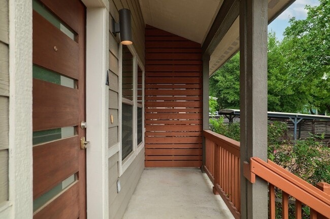 Photo - 3202 Merrie Lynn Ave