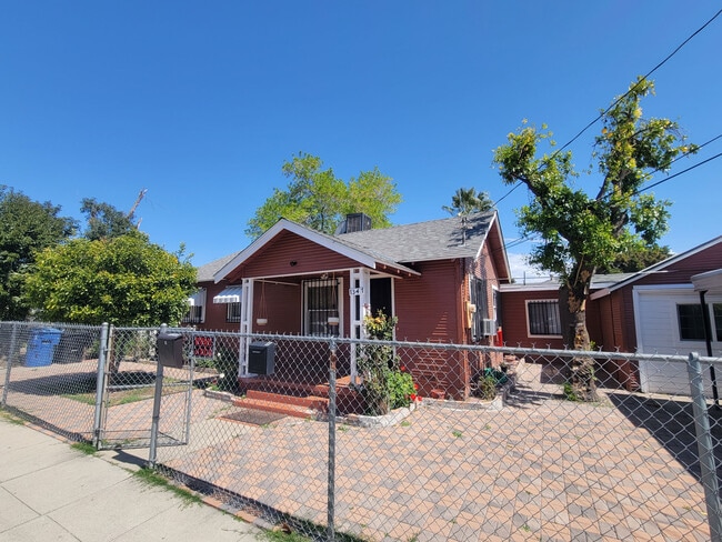 Photo - 1347 Genevieve St Unidad A