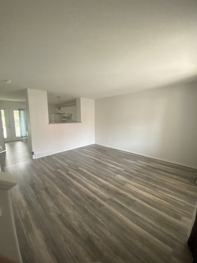 Photo - 2163 Toronto St