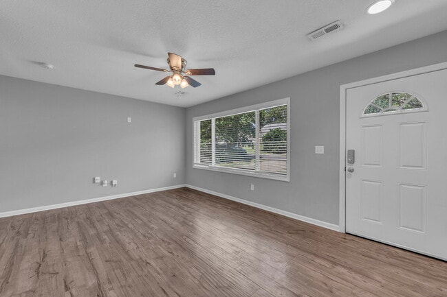 Photo - 3210 Francis Pl