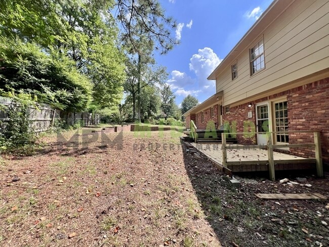 Photo - 300 Lydgate Dr