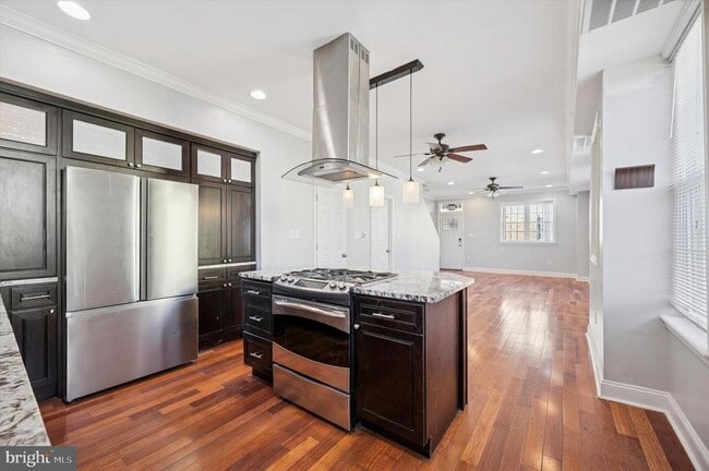 Photo - 389 Conarroe St