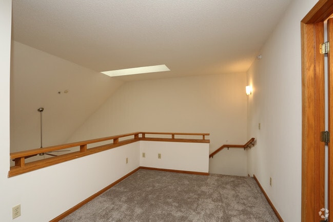 2BR, 2BA - Loft