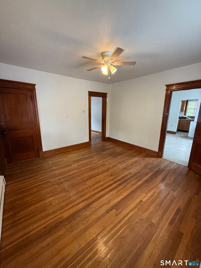 Photo - 192 Tudor St