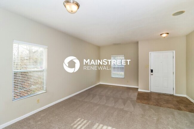 Photo - 4 Bedroom Pet-Friendly Home in Charlotte, NC with Main Street Renewal