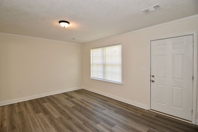 Photo - Recently Renovated 3 Bedroom House - Section 8 Welcome