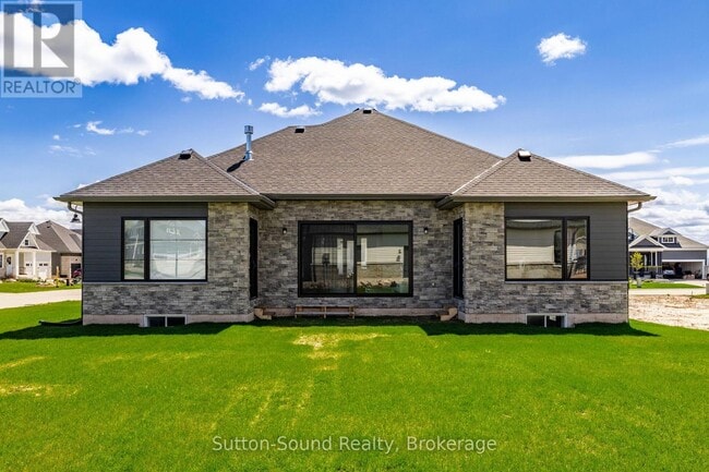 Photo - 116 Laurens Ln