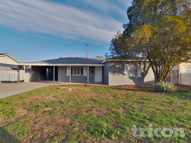 Building Photo - 120 W 8th Pl