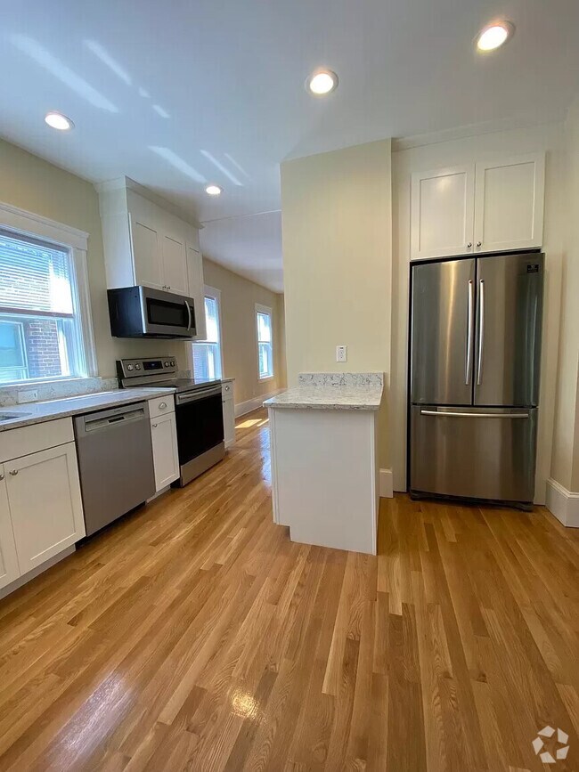 Building Photo - 303 Tappan St Unit 3 Rental