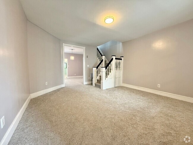 Building Photo - Spacious 3-Bedroom Home with Porches in Co...
