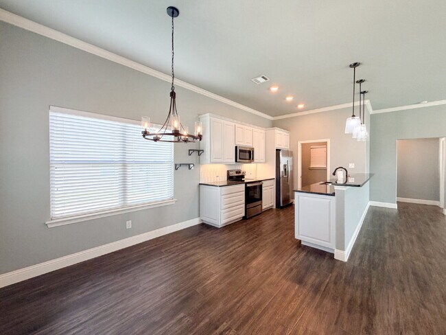 Lovely 3 bed, 2 bath Home in Burleson!
