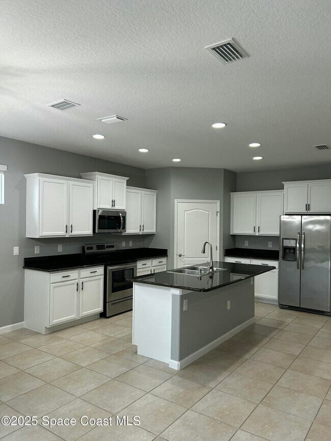 4084 Caladium Cir