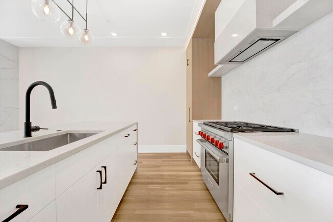 Photo - 3352 N Ashland Ave Unit 2S