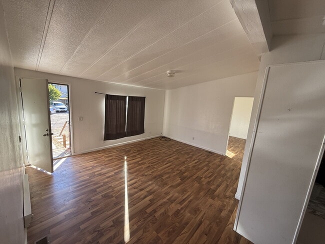 Photo - Spacious Mobile Home for Rent – Don't miss...