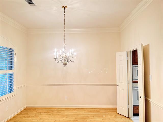 Photo - 609 Sunningdale