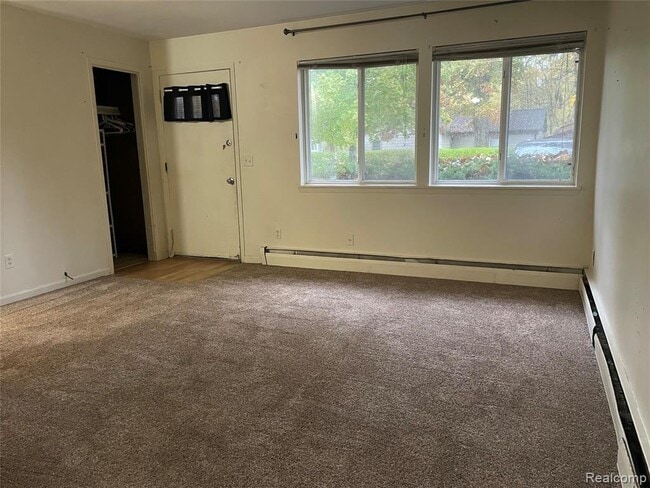 Photo - 6482 Riverdale Rd