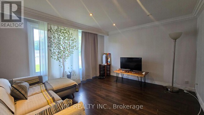 Photo - 68 Meadowview Ave