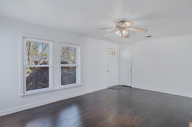 Photo - "Charming 2-Bedroom Shreveport Home with Cozy Fireplace & Gleaming Hardwood Floors!"