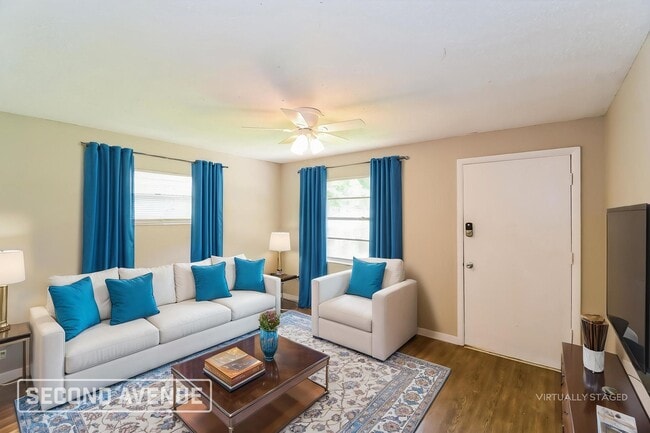 Photo - 2939 W 4th St