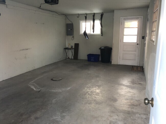 Attached Garage - 2312 Garfield St Unit 2312 Garfield St.