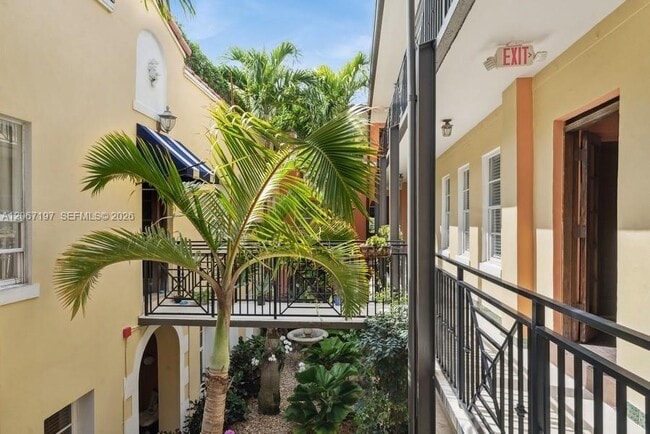 Photo - 4812 Pine Tree Dr Unit 206