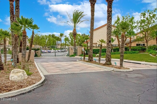 Photo - 1838 Amberleaf Ln