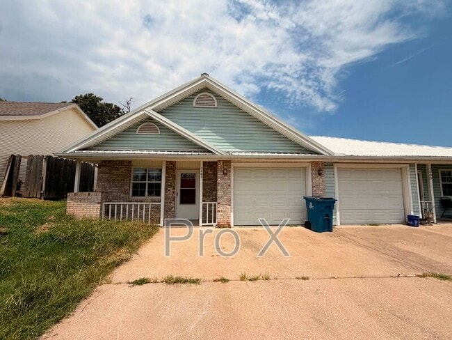Photo - 3407-3409 E 9th St