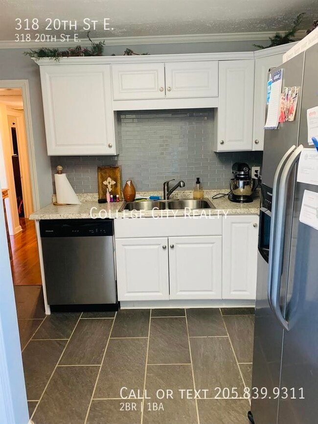 Photo - 318 20th E St