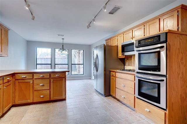 Photo - 1404 Cambridge Ln