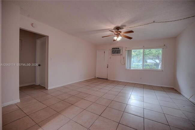 Photo - 715 N 58th Ave Unit 1